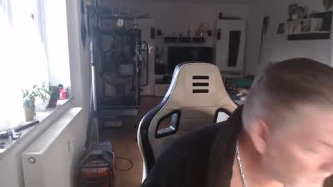 Snapshot of deinprinz2312 chatting on September 17, 5:11 am deinprinz2312 online show from September 17, 5:11 am