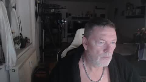 Snapshot of deinprinz2312 chatting on September 29, 4:00 am deinprinz2312 online show from September 29, 4:00 am