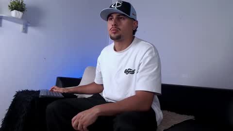  DEIVY  online show from February 11, 8:56 pm