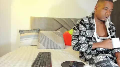 Snapshot of deliciouscocoa chatting on October 19, 10:42 am Jean paul and Salome online show from October 19, 10:42 am