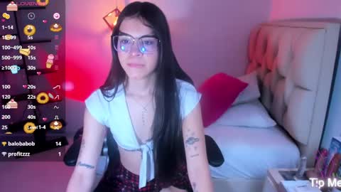 Snapshot of delilah_leone chatting on September 22, 7:07 pm delilah_leone online show from September 22, 7:07 pm