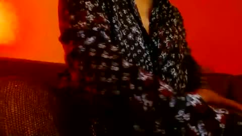 Delphine online show from October 30, 9:15 pm