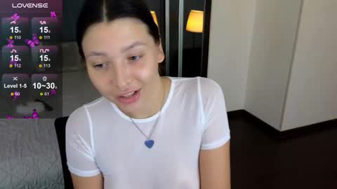 Snapshot of demi_loran chatting on October 5, 8:16 pm DEMI online show from October 5, 8:16 pm