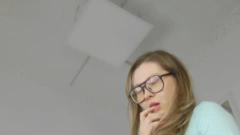 Demi online show from April 18, 1:13 pm