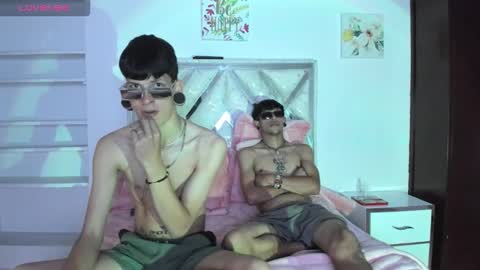 Snapshot of demiansalvatore chatting on September 20, 7:06 pm Demian and Salvatore online show from September 20, 7:06 pm