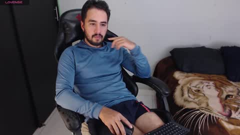 Snapshot of demon_salvatoree chatting on September 30, 1:27 am Demon Salvatore online show from September 30, 1:27 am