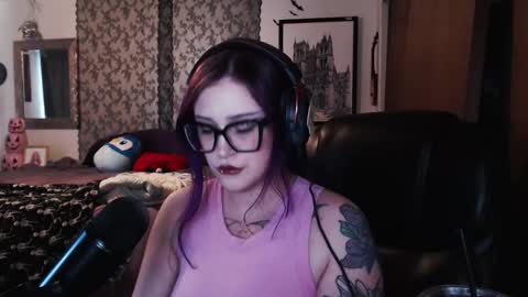 Snapshot of demongf chatting on October 18, 8:35 pm Demoness Mina online show from October 18, 8:35 pm