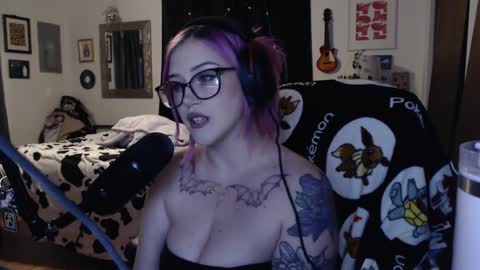Snapshot of demongf chatting on March 4, 3:22 am Demoness Mina online show from March 4, 3:22 am
