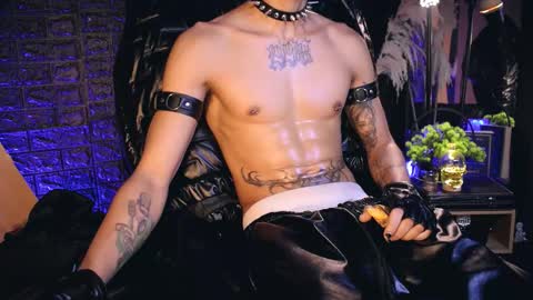 Snapshot of demonkush_ chatting on October 3, 6:10 am DemonKush online show from October 3, 6:10 am