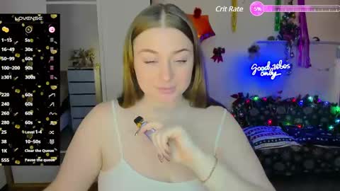 Snapshot of demure_soul chatting on December 20, 9:43 am Sophie online show from December 20, 9:43 am