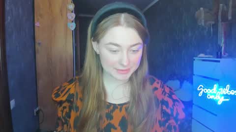 Snapshot of demure_soul chatting on February 26, 6:19 am Sophie online show from February 26, 6:19 am