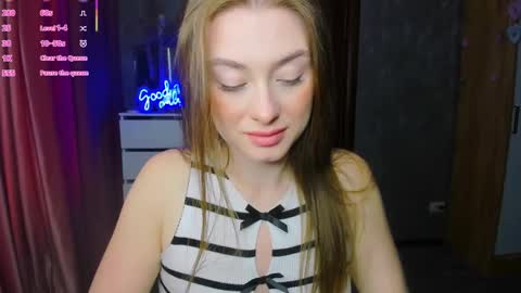 Snapshot of demure_soul chatting on September 26, 8:11 am Sophie online show from September 26, 8:11 am