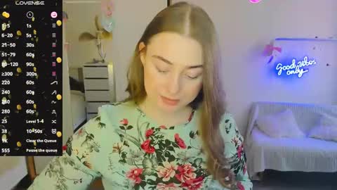 Snapshot of demure_soul chatting on February 19, 9:17 am Sophie online show from February 19, 9:17 am