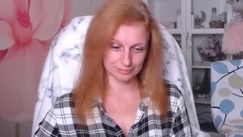 Snapshot of denhiey_here chatting on September 24, 5:52 pm denhiey online show from September 24, 5:52 pm