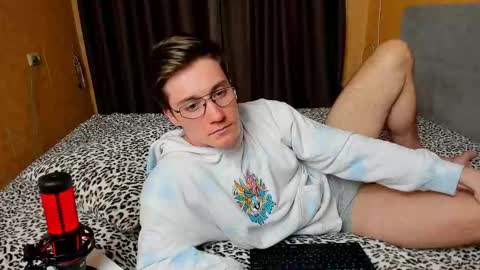 Deni online show from March 22, 7:29 pm