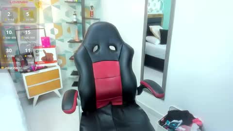 D E N I S  online show from February 12, 1:26 pm