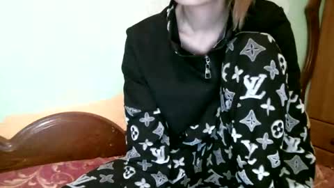 DennisXCarol online show from November 21, 7:06 am