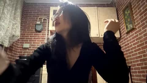 Emma online show from February 15, 2:16 pm