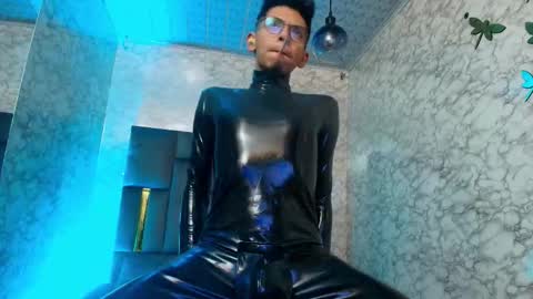 Dereck online show from December 18, 12:00 pm