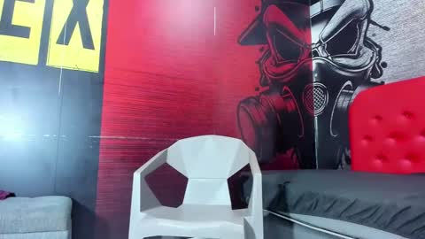 Snapshot of dereck_stonne chatting on October 15, 11:33 am Dereck online show from October 15, 11:33 am