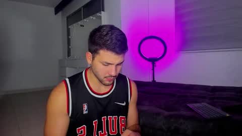 dereckhardd online show from January 14, 8:44 am