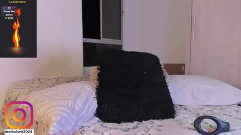 Derek  IG Derekolsen2024 online show from December 21, 2:18 am