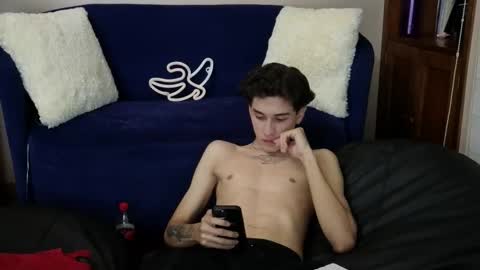 Derek online show from November 20, 11:46 pm