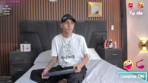 derrymeyers online show from November 18, 4:59 am