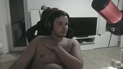 Snapshot of dershark chatting on October 26, 12:00 am dershark online show from October 26, 12:00 am