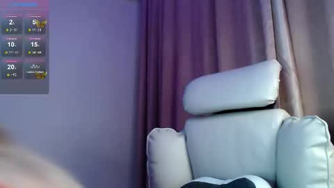 Snapshot of des_ch chatting on October 6, 5:31 pm Ari online show from October 6, 5:31 pm