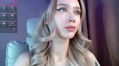 Snapshot of des_ch chatting on October 11, 5:27 pm Ari online show from October 11, 5:27 pm
