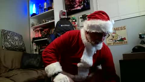 Snapshot of desertknight56 chatting on December 5, 2:15 am D K online show from December 5, 2:15 am
