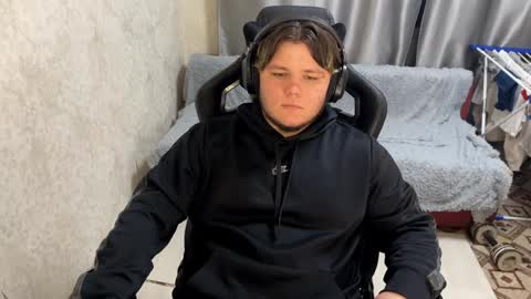 desiredude9 online show from September 13, 7:05 pm