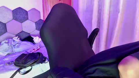 TORI AND MR. BEAR online show from March 8, 6:12 pm