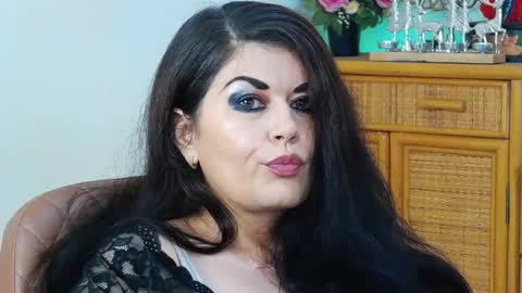 HellenMoon online show from January 9, 12:00 pm