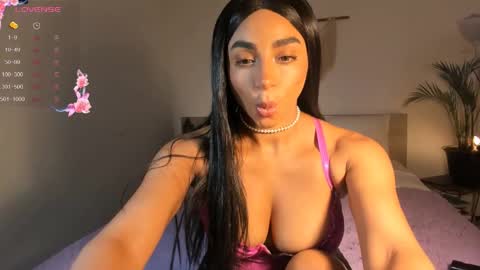 Destinne Mill online show from September 28, 1:09 pm