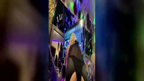 devilinsidedaisy online show from June 24, 2:29 am
