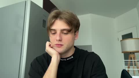 devilnut1 online show from December 21, 8:50 am