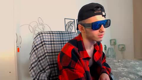 devin_ho online show from February 23, 12:19 am