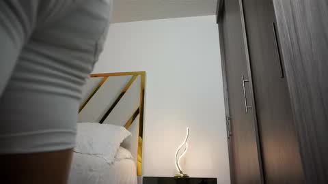 Devin Hunter online show from March 4, 2:27 am