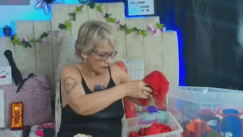 Devora online show from January 9, 6:24 pm