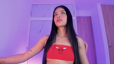 Sara 3 online show from June 1, 7:59 pm