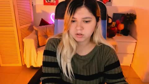 Dia online show from October 21, 8:01 pm