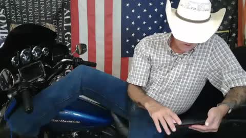 Snapshot of diabolic_yeti76 chatting on September 19, 6:00 pm Yeti online show from September 19, 6:00 pm