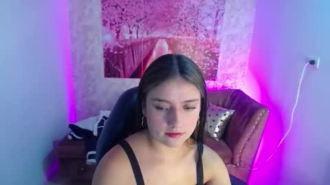 diamond_juliana_ online show from February 5, 7:01 am