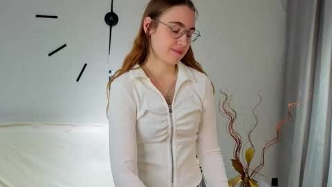 Molly online show from November 30, 6:15 pm