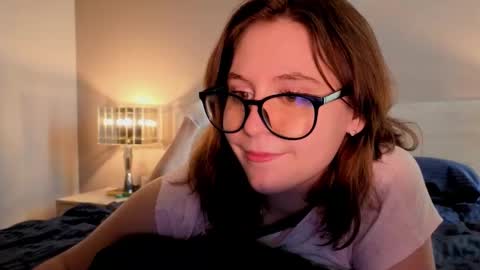 Snapshot of diana_floweri chatting on October 21, 10:09 am Diana online show from October 21, 10:09 am