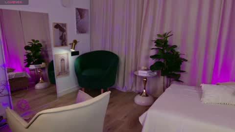 Diana online show from July 9, 1:26 pm