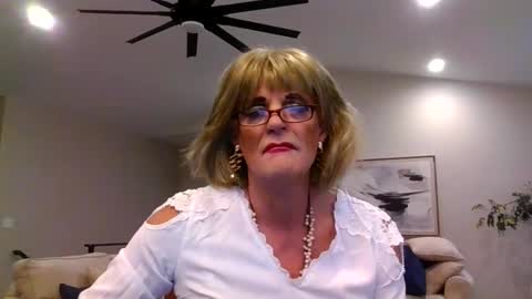 dianeheels online show from February 17, 2:17 pm