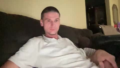 Snapshot of dickabitchdown chatting on October 12, 9:35 am DickABitchDown Alexys real spanishmami online show from October 12, 9:35 am